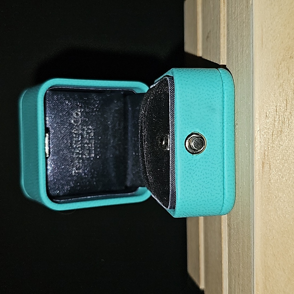 Tiffany & Co. Spring Loaded Leather Ring Box - Picture 3 of 7